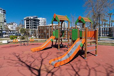 《妮姬：胜利女神》新年贺图发布：她实在太大了